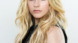 Avril Lavigne Blonde Music Women 2043x2600 wallpaper