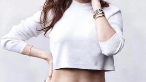 Anna Kendrick Actress Women Brunette Hair Sweatshirts Crop Top Bare Midriff 970x1280 Wallpaper