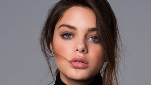 Odeya Rush Cute Wallpapers APK for Android Download