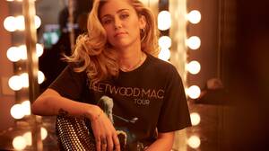 American Blonde Miley Cyrus Singer 3000x2000 Wallpaper