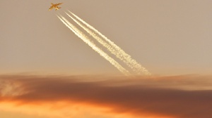 Passenger Plane Sky Cloud 2032x1259 Wallpaper