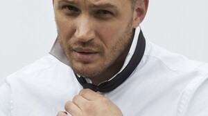 Tom Hardy Celebrity White Shirt Looking At Viewer White Background 1920x2880 Wallpaper
