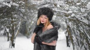 Winter Hat Fur 2000x1331 Wallpaper