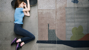 Model Blue T Shirt Blue Pants Shoes Lying On Side Sleeping On The Floor Hand On Face Women Skateboar 2880x1800 Wallpaper