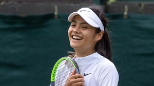 Emma Raducanu Tennis Women Sport Smiling 1600x900 Wallpaper