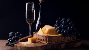 Cheese Grapes 2000x1667 Wallpaper