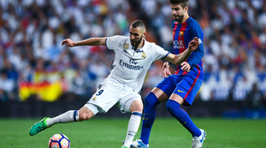 Fc Barcelona Gerard Pique Karim Benzema Real Madrid C F 2560x1600 wallpaper