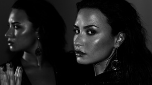 American Black Amp White Demi Lovato Earrings Face Lipstick Reflection Singer 2400x1600 Wallpaper