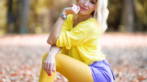 Aleksey Lozgachev Women Blonde Yellow Clothing Shorts Sneakers Fall Fallen Leaves Outdoors Model Leg 1280x1920 wallpaper