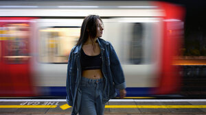 London West Kensington Women Model Train 2048x1366 Wallpaper