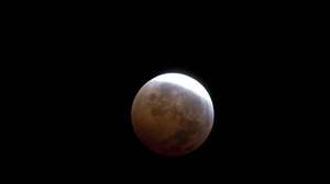 Moon Eclipse 4272x2848 Wallpaper