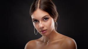 Women Makeup Eyeshadow Eyeliner Looking At Viewer Lip Gloss Jewelry Earrings Hoop Earrings Necklace  2500x1666 Wallpaper