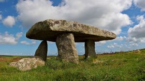 Lanyon Quoit Dolmen Prehistoric Cornwall England Rocks Clouds Sky Grass 2560x1940 Wallpaper