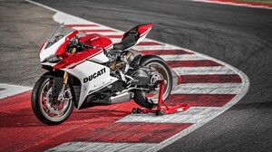 Ducati Superbike Racing Race Motorclyes Race Tracks Racer Vehicle Motorcycle Brembo Ohlins Panigale  3840x2160 Wallpaper