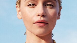 Emilia Clarke Blonde Blue Eyes Pink Lipstick Necklace Face Women 2134x3000 Wallpaper
