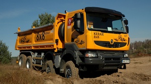 Renault Truck Vehicle Orange Trucks Vehicle 3008x2000 Wallpaper