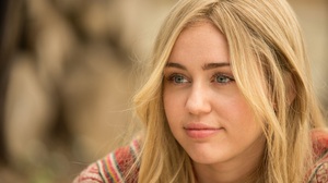 Miley Cyrus Crisis In Six Scenes Blonde Actress Face Women Singer Celebrity 2280x1197 Wallpaper