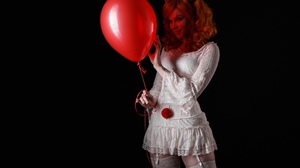 Anastasia Zhilina Women Model Redhead Cosplay Pennywise It Movie Black Background Balloon Dress Whit 2560x1707 Wallpaper