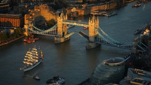Boat Bridge Building England London Thames 2000x1333 Wallpaper