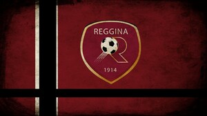 Reggina 1914 Sport Soccer Grunge Calabria Reggio Di Calabria Logo Amaranth 2400x1350 wallpaper