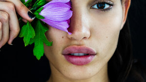Tony Ellis Women Portrait Flowers Juicy Lips Looking At Viewer Vertical Face Closeup Women Indoors S 1920x2880 Wallpaper