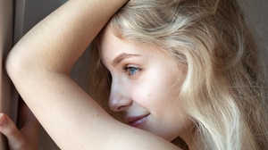 Blonde Ukrainian Women Model Blue Eyes Profile Looking Away Face Pink Lipstick 2560x1707 Wallpaper