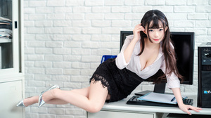 Asian Model Women Long Hair Dark Hair Lying On Side Ning Shioulin 3840x2880 Wallpaper