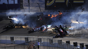 Crash Formula 1 Race Car Smoke 3166x1904 Wallpaper