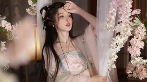 Petals Flower In Hair Long Hair Asian Women Hanfu 3840x2160 Wallpaper
