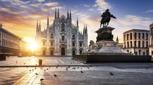 Architecture Duomo Italy Milan Milan Cathedral Statue Sunrise 2000x1334 wallpaper