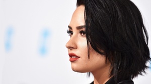 American Black Hair Brown Eyes Demi Lovato Lipstick Short Hair Singer 3200x2000 Wallpaper