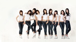 SNSD Girls Generation Tiffany Hwang Kim Taeyeon Seohyun Jessica Jung Kim Hyoyeon Choi Sooyoung Kwon  1366x768 Wallpaper