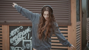 Marisha Khusnutdinova Model Women Brunette Long Hair Headphones Sweatshirts 1280x853 Wallpaper