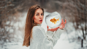 Alex Virusyan Women Brunette Looking At Viewer Fish Bowls Sweater Snow Cold 2000x1357 Wallpaper