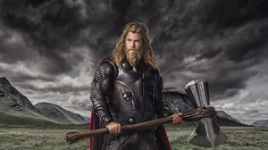 Chris Hemsworth Thor 2000x1329 Wallpaper