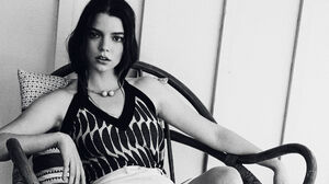 Anya Taylor Joy Actress Women Looking At Viewer Monochrome Sitting On The Chair Pillow Necklace Sitt 2048x1238 Wallpaper