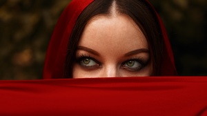 Women Outdoors Model Women Outdoors Red Makeup Eyes Looking Away Hoods Brunette Eyeliner 2560x1708 Wallpaper