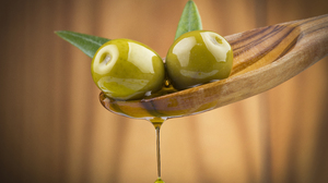 Food Macro Oil Olive Spoon 6016x4000 Wallpaper